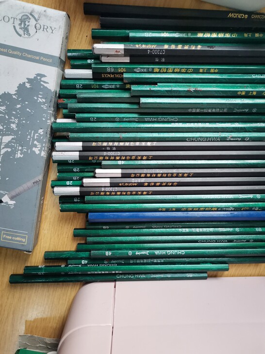 便宜出售66只铅笔  以前学美术时候用的