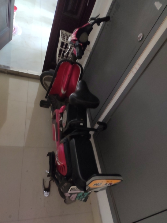 自用爱玛电动车，老爱玛简易款一手车，质量懂...