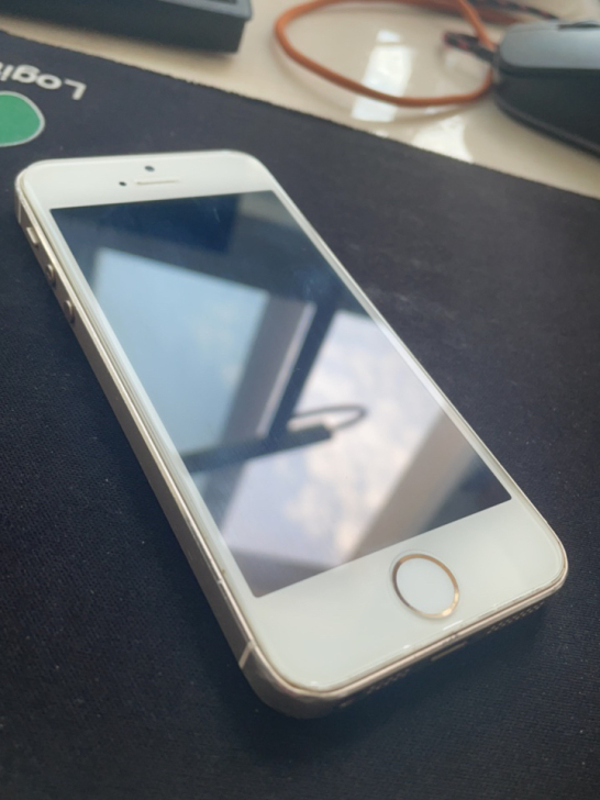 iPhone5s港版32g,移动联通4g....