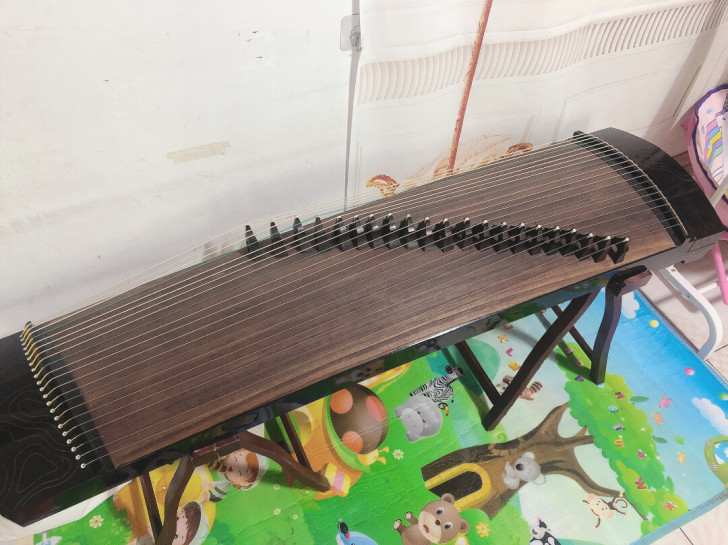九五新古筝便宜出售！当时在古筝老师手里购入...