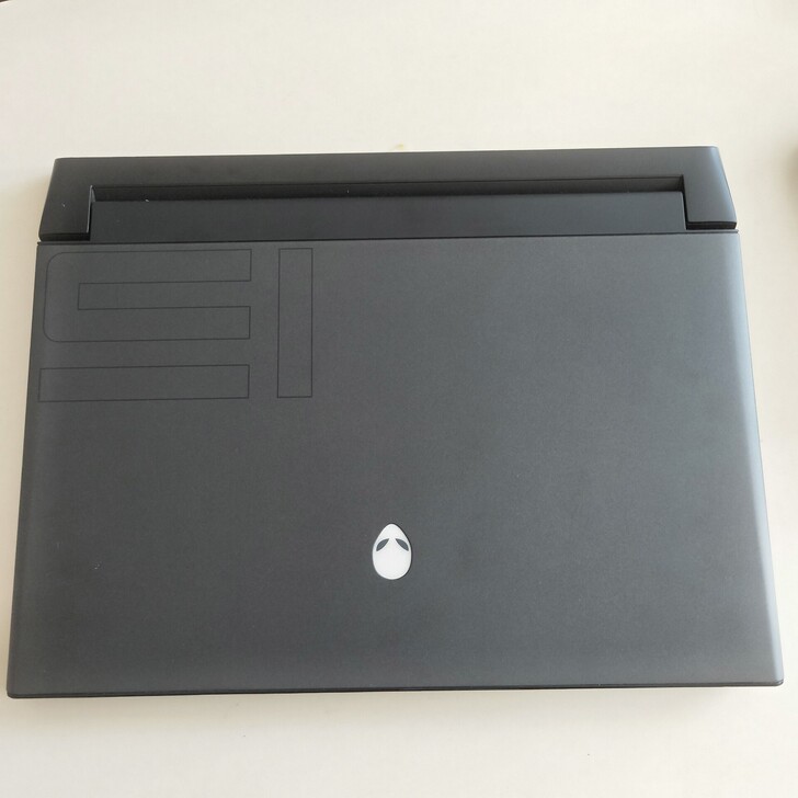 Dell戴尔外星人M15 R3 i7 1...