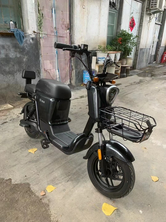 清仓大甩卖。 济南二手电动车电瓶车二手爱玛...