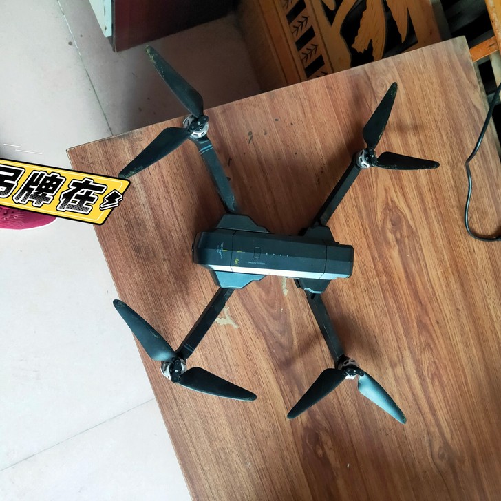 出售f11遥控飞机就玩过几次，转手有需要的...