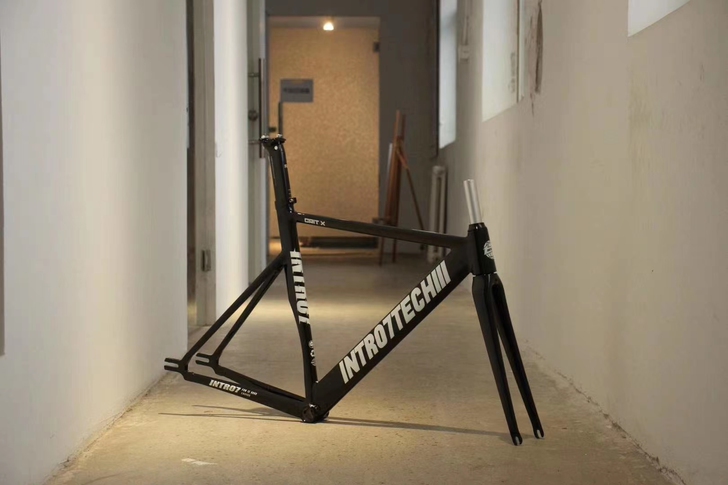 死飞intro7 crit X