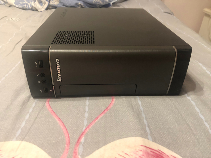 联想品牌台式机，小机箱，静音不占地方。cp...