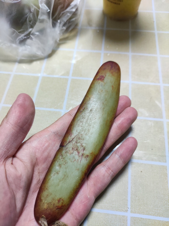 和田玉原石,造型不错,当个把件或者镇纸不错...