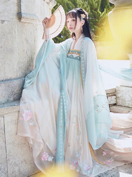 包邮汉服出租正版婴宁 十三余齐胸襦裙汉服女...