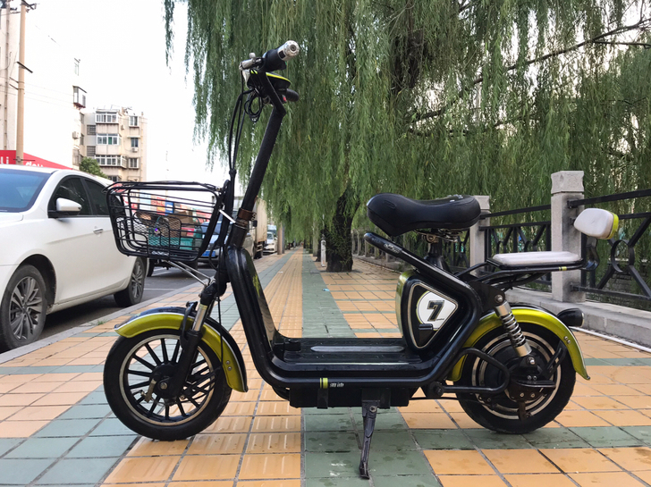 雅迪锂电电动车 车子好骑，没有任何问题，雅...