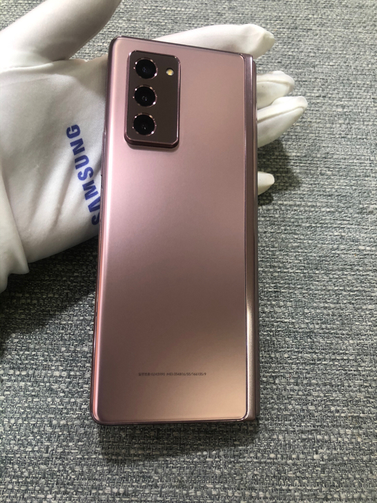 三星W21