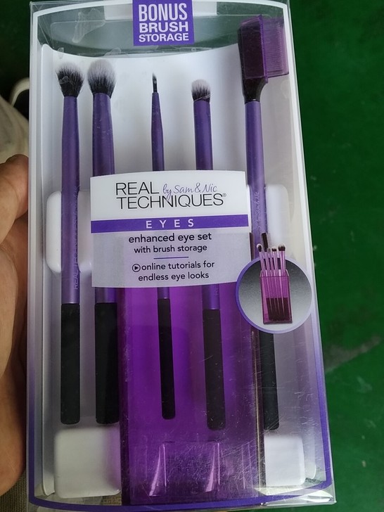 Real Techniques初学者化妆刷...