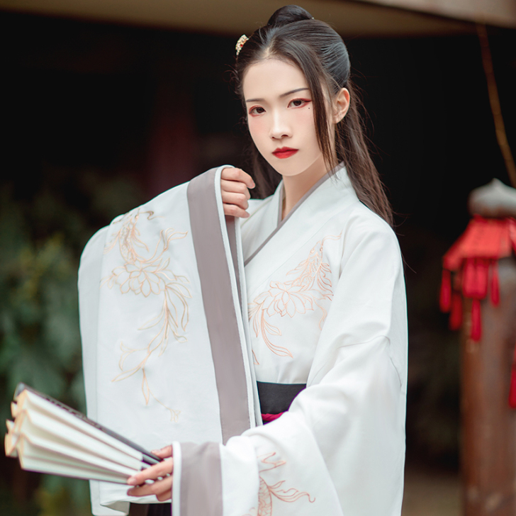 汉尚华莲X楚留香合作款夕山霆刺绣交领襦裙齐...