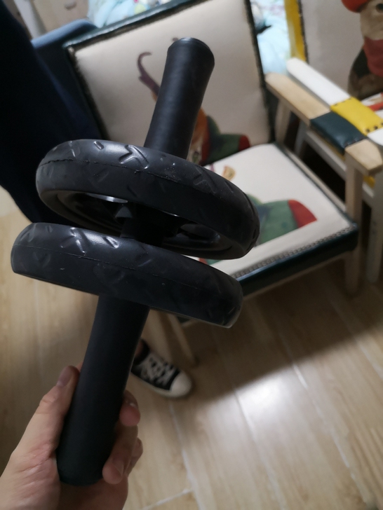 腹肌轮四个，很好用，搬家不带走了，地址闵行...