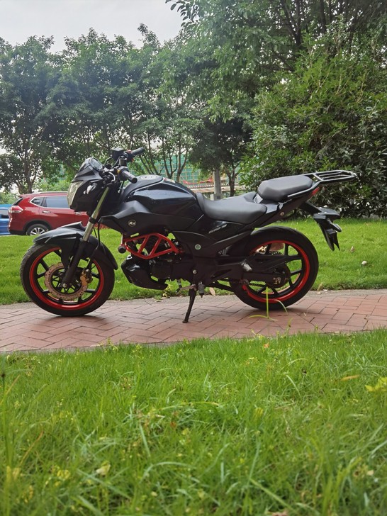 大运劲錾摩托车街车，手续齐全，车况好，正新...