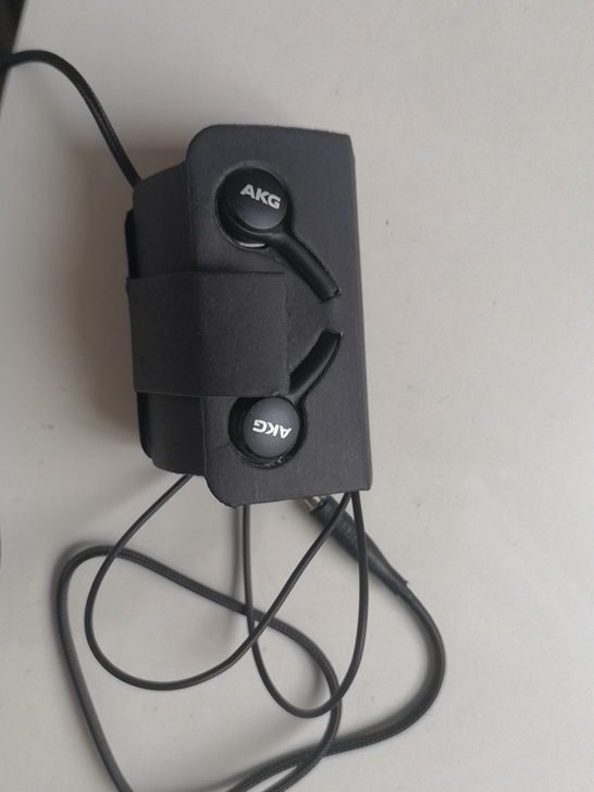 三星s10原装耳机，九成新。卖来一直没怎么...