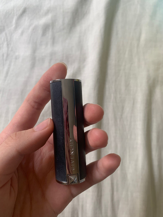 闲置纪梵希 色号忘记了 可看图片