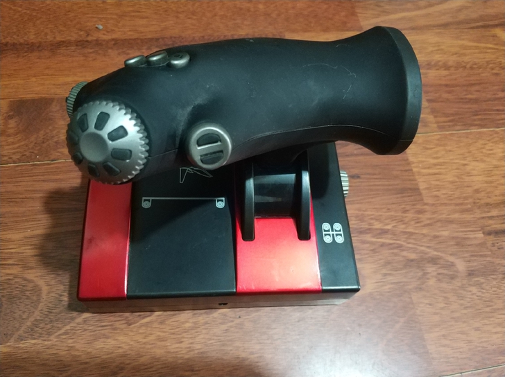 只有油门莱仕达双翼II飞行摇杆