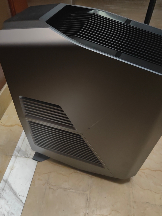 外星人电脑主机台式机主机