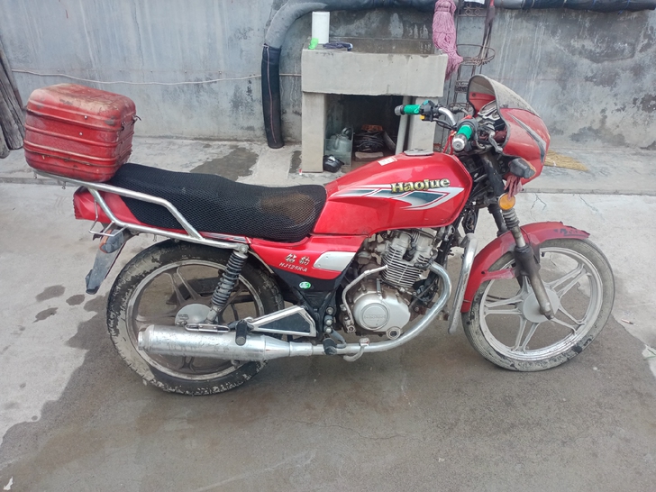 闲置的摩托车，代步的好工具，你值得拥有，铁...