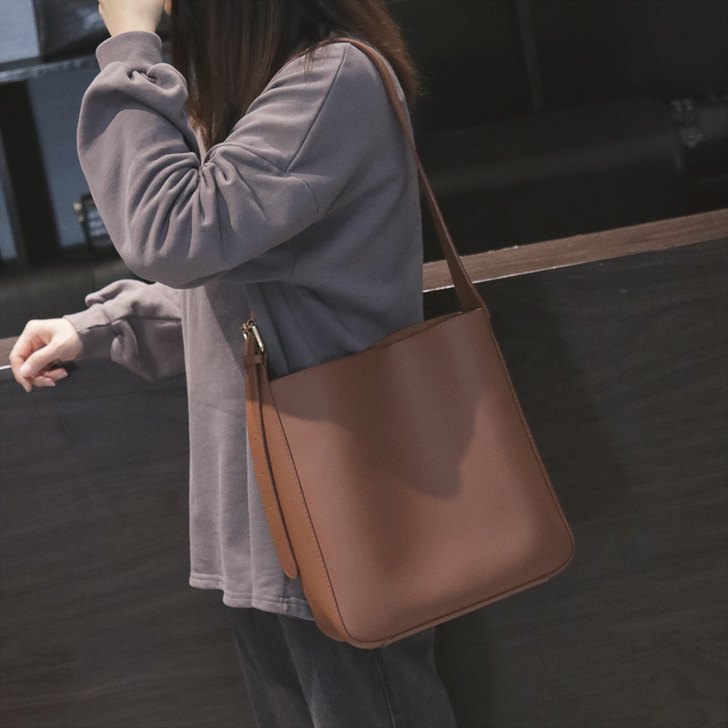 水桶包包女2021新款潮大容量时尚高级感洋...
