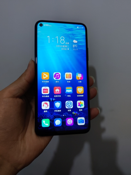 华为荣耀20pro,蓝色8+256G,成色...
