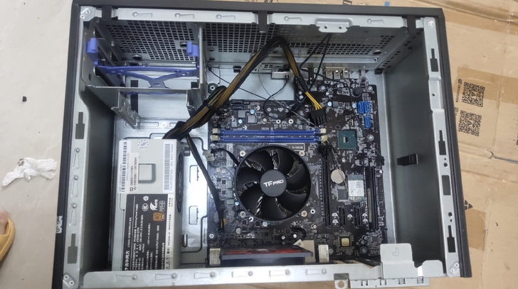 i5 9400+雷神b360，设计公司倒闭...
