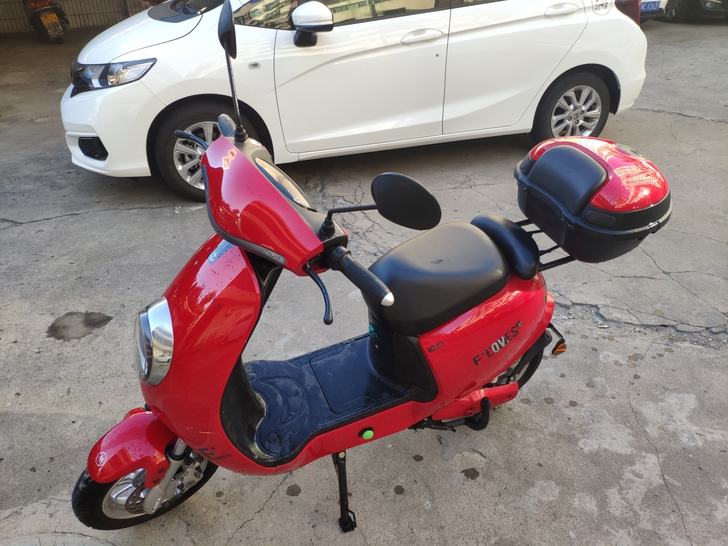 爱玛品牌，车型：小糯米，红色，原配锂电池，...