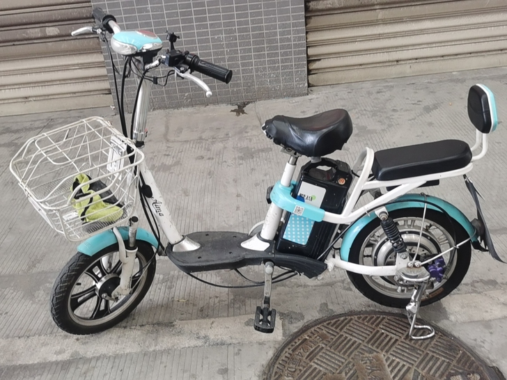 48V爱玛电动车95新，550电池耐用。