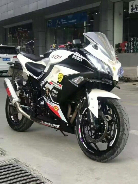 低价出售一台摩托车跑车，白色法拉利版小忍者...