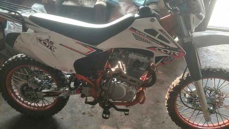 越野250，海凌机车，轮胎已换全新的，发动...