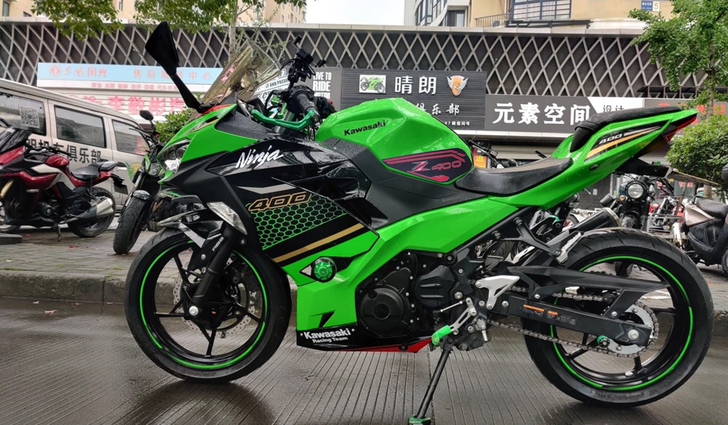 川崎Ninja400摩托车小忍者