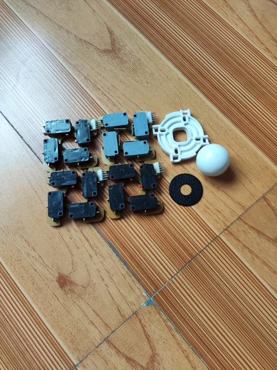 摇杆飞碟，三个三和摇杆飞碟和一个仿三和飞碟...