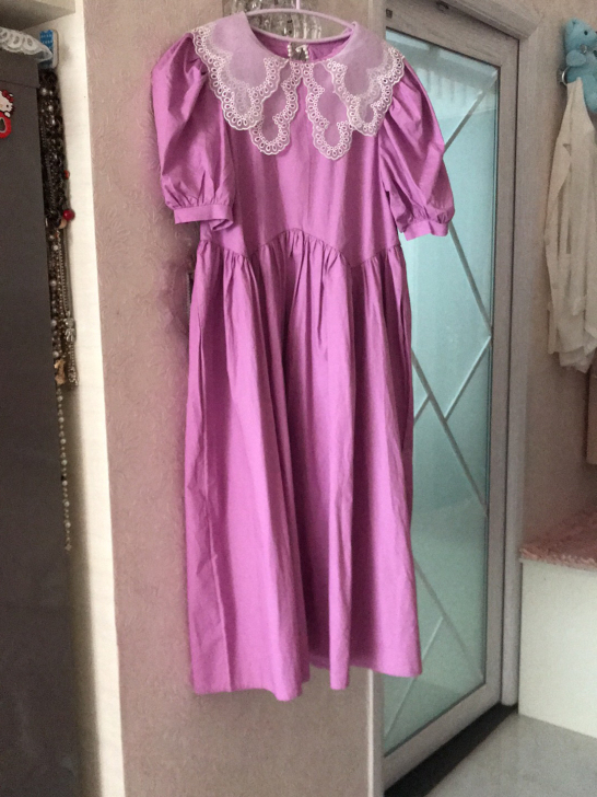 全新实体店里购买的一款韩版裙L码的就穿过一...