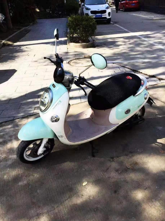 急转九成新60伏小龟王电动车，原价3600...