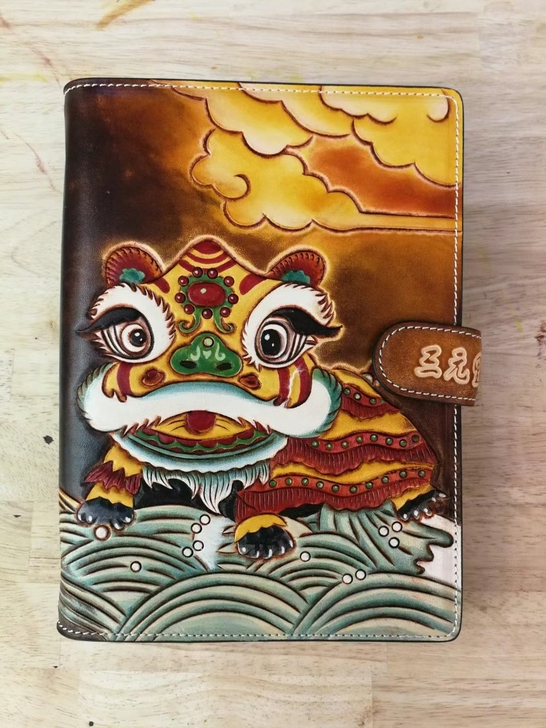 笔记本  可更换  里面内衬都是头层牛皮 ...