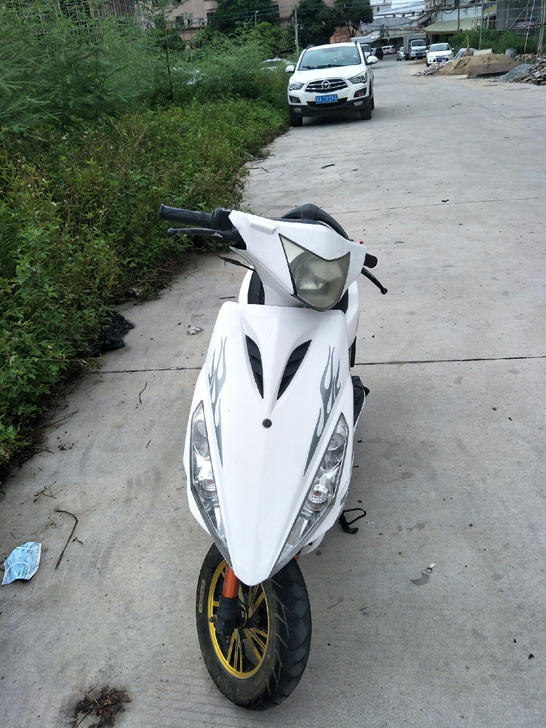 品牌型号 ：鬼火125cc摩托车