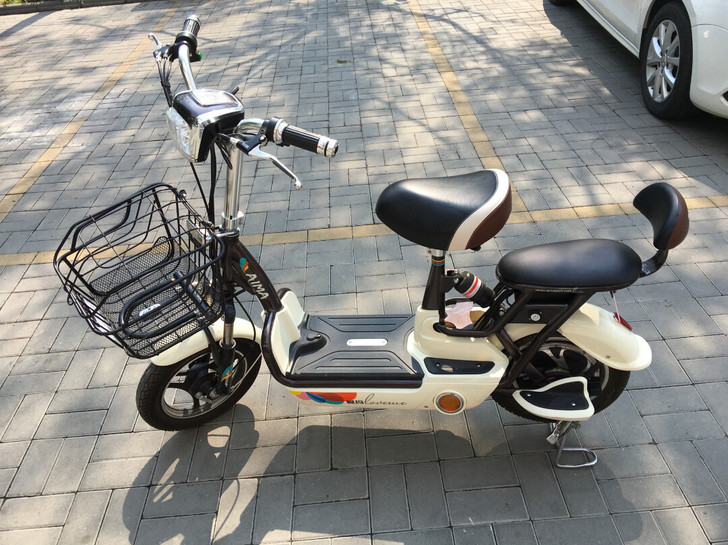 爱玛电动车，几乎全新，现在开车代步，电动车...
