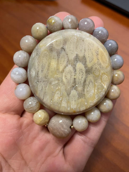 半出坑清理石头盒子，出一套珊瑚玉爱心手串+...