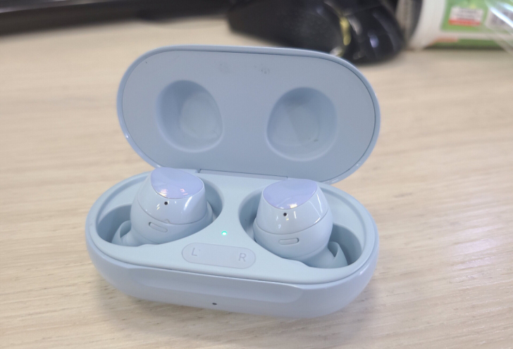 三星buds+成色不错，换苹果手机了，低价出