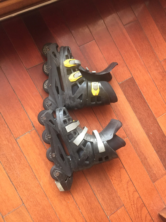 单排轮滑鞋 41码 功能全正常  二手商品...