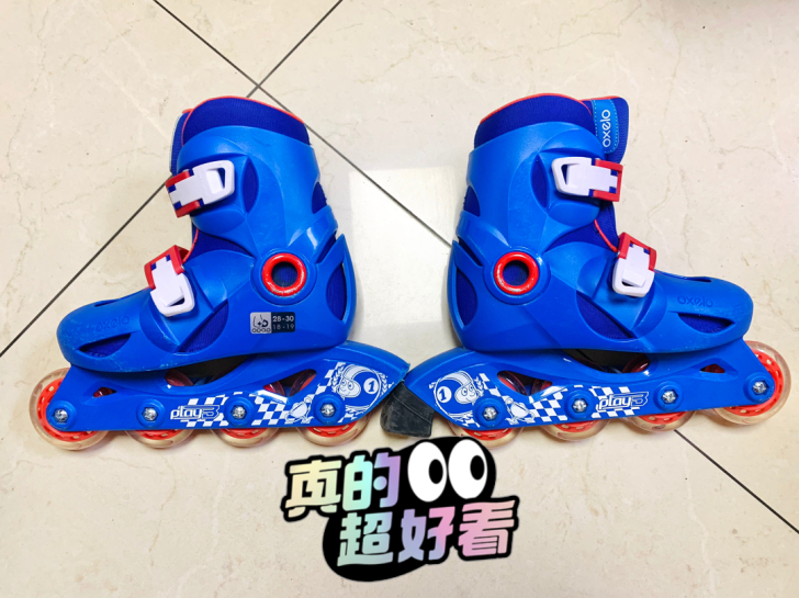 迪卡侬4-6岁初学轮滑鞋九新，28-30码...