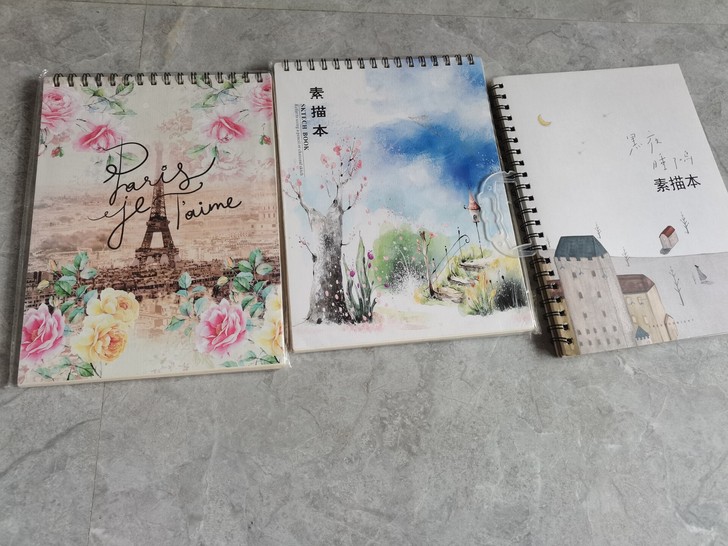素描本马克笔低价转卖素描本都是新的马克笔没...
