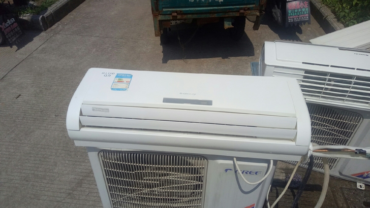 精品九成新空调出售