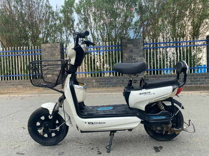 雅迪电动车48v12a 能跑25公里左右，...