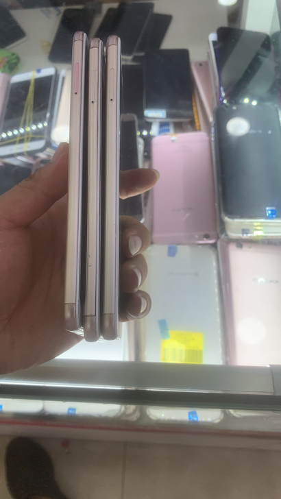 红米5 p    4+64    现货10...