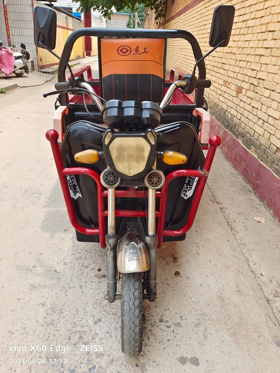 二手精品杰工电三轮，新旧如图，兜子1.5米...