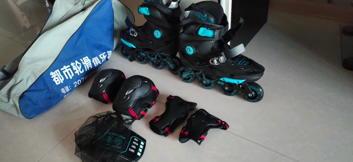 品牌型号: 麒麟成人滑轮鞋41码