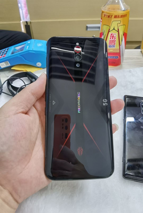 出个努比亚红魔5g原装靓机