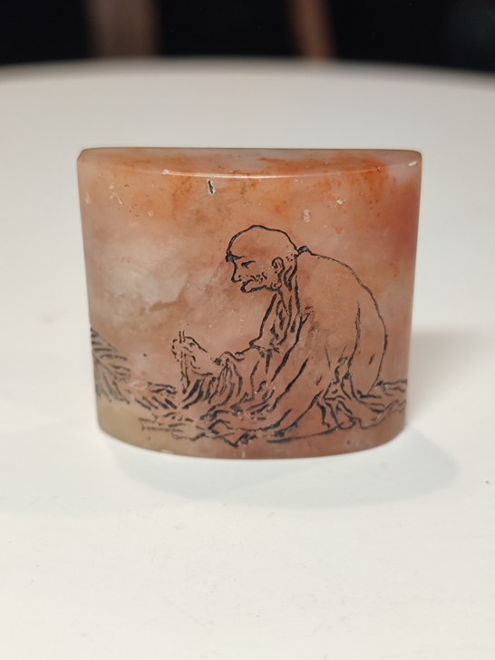 人物寿山石镇纸，品相大小见图！因古玩特殊性...