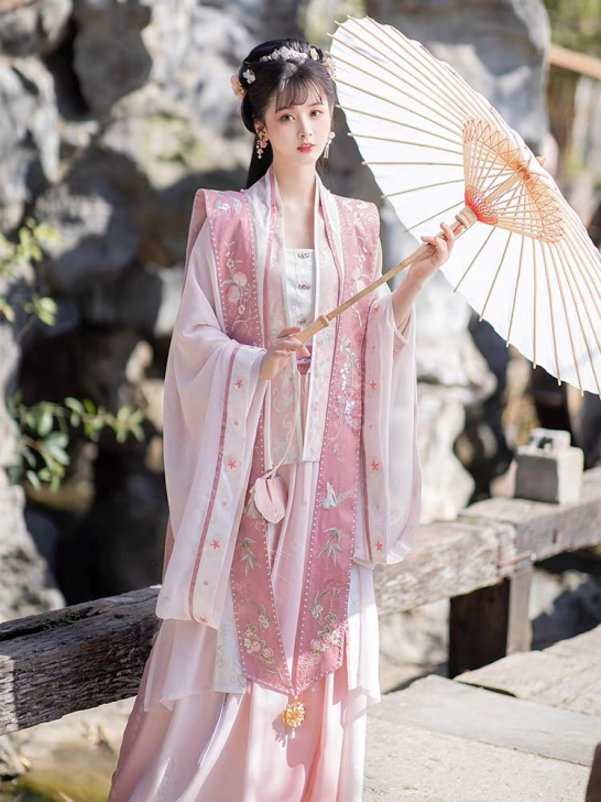 全新正版汉服出租，池夏家宋词:桃花妆宋制霞...