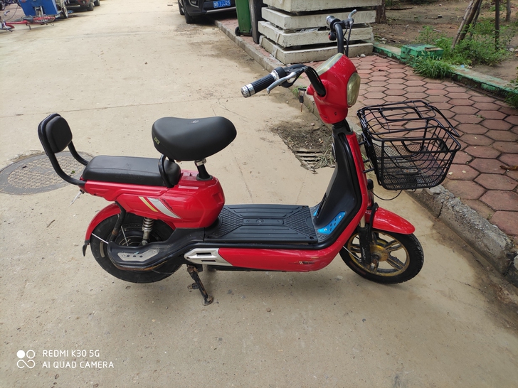 爱玛电动车，可跑四十里左右（20公里），沒...
